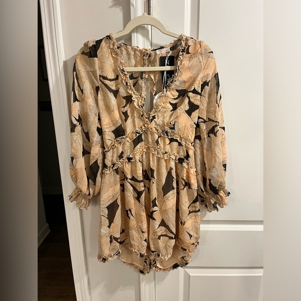 Boutique Romper floral open back